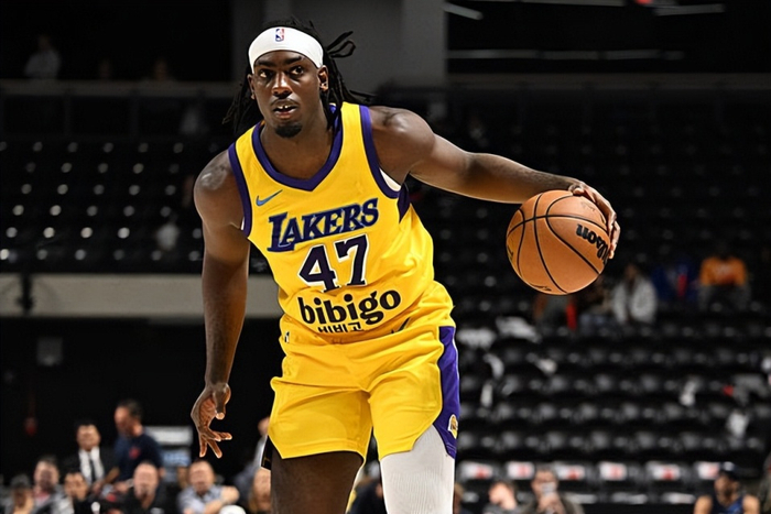 南湾湖人惨败斯托克顿国王 卡鲁马31分展现NBA潜