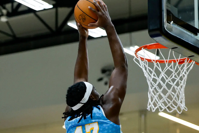 南湾湖人惨败斯托克顿国王 卡鲁马31分展现NBA潜