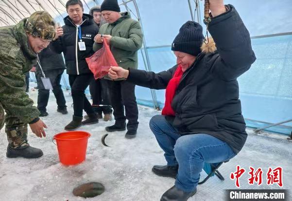 破冰启幕虎林国际冰钓邀请赛中俄选手齐聚南岛