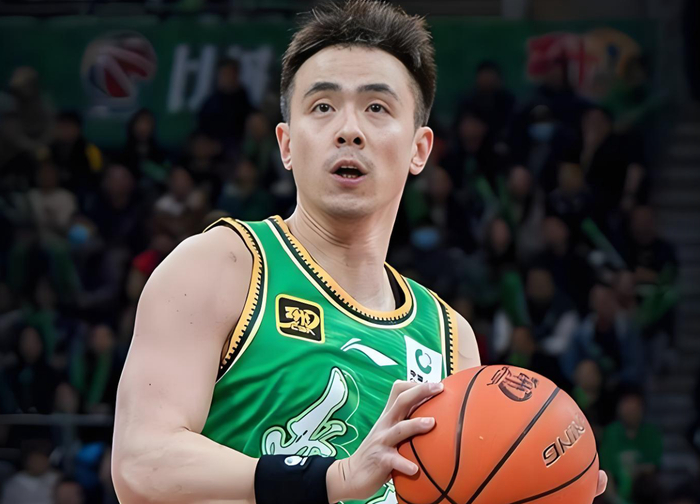 赵继伟两战21投2中辽宁惨败广州 状态暴跌引球迷