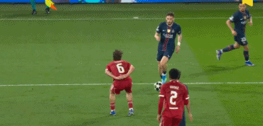 欧冠14决赛首回合巴黎圣日耳曼2-0利物浦 杜埃克